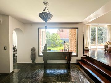 Casa en venta 4 dormitorios Las Lomas de San Isidro con Quincho, Pileta y Cocheras