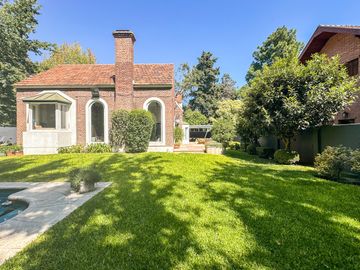 Casa en venta 4 dormitorios Las Lomas de San Isidro con Quincho, Pileta y Cocheras