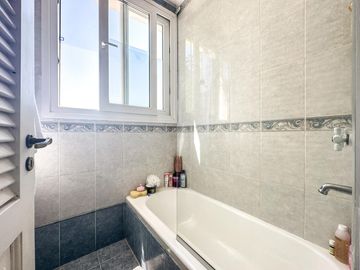Casa en venta 4 dormitorios Las Lomas de San Isidro con Quincho, Pileta y Cocheras
