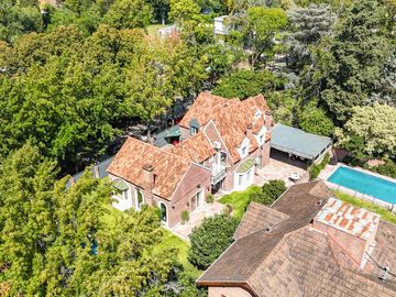 Casa en venta 4 dormitorios Las Lomas de San Isidro con Quincho, Pileta y Cocheras