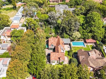 Casa en venta 4 dormitorios Las Lomas de San Isidro con Quincho, Pileta y Cocheras