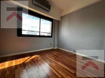 Departamento con 3 dormitorios en Caballito, con cochera y baulera!