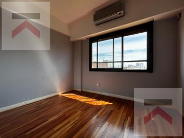 Departamento con 3 dormitorios en Caballito, con cochera y baulera!
