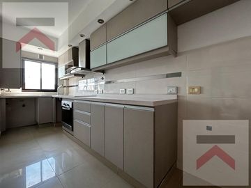 Departamento con 3 dormitorios en Caballito, con cochera y baulera!