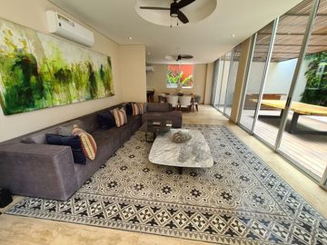 Casa a la venta en privada de tres habitaciones