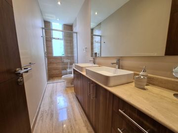 Casa a la venta en privada de tres habitaciones