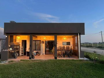 Casa en venta - 2 Dormitorios 2 Baños - 300Mts2 - General Rodríguez
