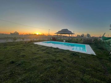 Casa en venta - 2 Dormitorios 2 Baños - 300Mts2 - General Rodríguez