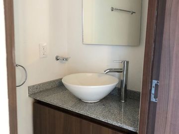 RENTO CASA EN COLINA ESMERALDA
