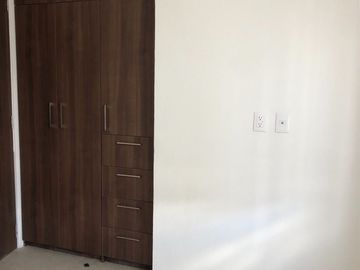 RENTO CASA EN COLINA ESMERALDA