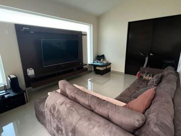 Casa en Venta  o Renta en El Mesón, Calimaya  4 recamaras 520 m2 construccion