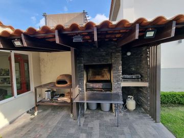 Casa en Venta  o Renta en El Mesón, Calimaya  4 recamaras 520 m2 construccion