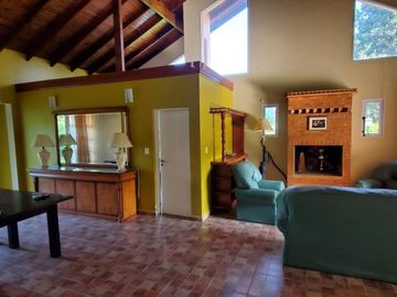 Hermosa casa en Suecia 1174, Barrio Cerrado Las Naciones
