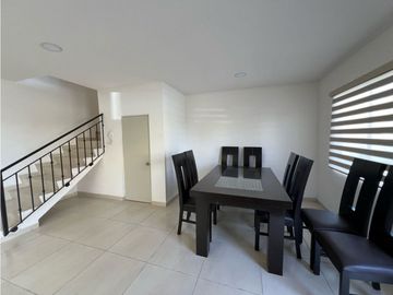 RENTA DE CASA AMPLIA  Y NUEVA EN REAL DE MADEIRAS