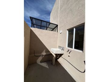 RENTA DE CASA AMPLIA  Y NUEVA EN REAL DE MADEIRAS