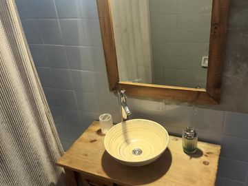 2 Amb Equipado/ Piso alto con TERRAZA / Muy Luminoso / Caballito