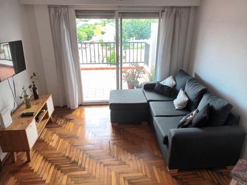 2 Amb Equipado/ Piso alto con TERRAZA / Muy Luminoso / Caballito