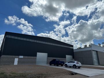 DEPOSITO EN VENTA 1422 M2  PARQUE INDUSTRIAL MORENO 1