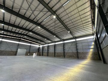 DEPOSITO EN VENTA 1422 M2  PARQUE INDUSTRIAL MORENO 1