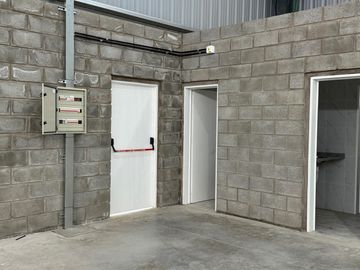 DEPOSITO EN VENTA 1422 M2  PARQUE INDUSTRIAL MORENO 1