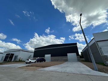 DEPOSITO EN VENTA 1422 M2  PARQUE INDUSTRIAL MORENO 1