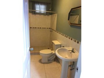 VENTA DE CASA EN DAVID DETRAS DEL MALL  COMPLETAMENTE CERCADA