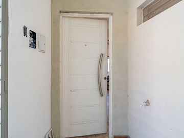 CASA EN VENTA CAPITAN BERMUDEZ LOFT 1 DORMITORIO