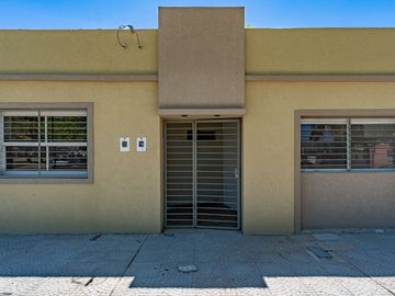 CASA EN VENTA CAPITAN BERMUDEZ LOFT 1 DORMITORIO