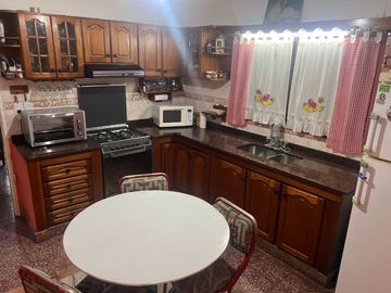 CASA 4 AMB VENTA GARAGE QUINCHO JARDIN I. CASANOVA