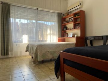 CASA 4 AMB VENTA GARAGE QUINCHO JARDIN I. CASANOVA