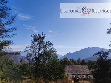 Casa en Venta en Gran parcela con casa en Olmué