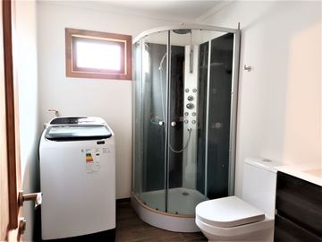 En venta, moderna casa de dos dormitorios, en Quillota.