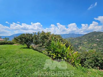Arriendo/Venta de FINCAS en COPACABANA