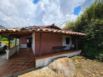 Arriendo/Venta de FINCAS en COPACABANA