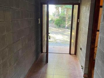 VENDO CASA QUINTA DE 250 MTS CON  5000 MTS LOTE  LA GLORIA DE LA PEREGRINA