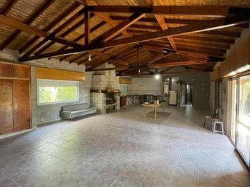 VENDO CASA QUINTA DE 250 MTS CON  5000 MTS LOTE  LA GLORIA DE LA PEREGRINA