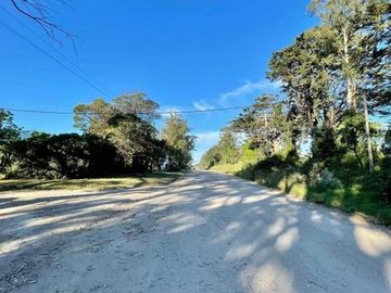 VENDO CASA QUINTA DE 250 MTS CON  5000 MTS LOTE  LA GLORIA DE LA PEREGRINA