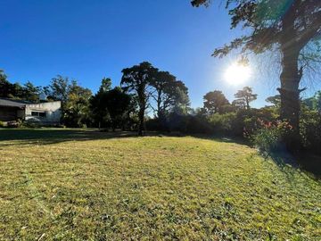 VENDO CASA QUINTA DE 250 MTS CON  5000 MTS LOTE  LA GLORIA DE LA PEREGRINA