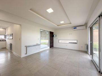 Casa 2 dormitorios en condominio - Tierra de sueños 3 roldan