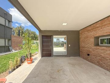 Casa 2 dormitorios en condominio - Tierra de sueños 3 roldan
