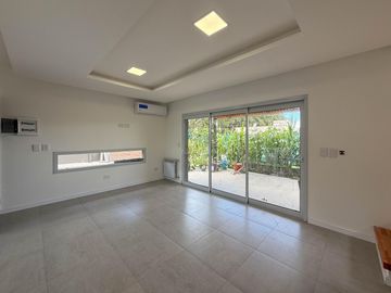 Casa 2 dormitorios en condominio - Tierra de sueños 3 roldan