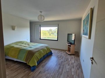 Casa 4 Dormitorios - Barrio Campo Los Olivos