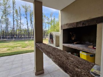 Casa 4 Dormitorios - Barrio Campo Los Olivos