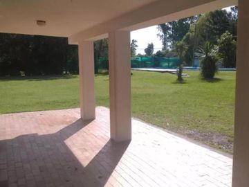 Quinta en venta - 4 Dormitorios 2 Baños - 1.880Mts2 - Ezeiza