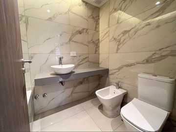 VENTA - DEPARTAMENTO  - DOS AMBIENTES  - V. DEL PARQUE - C/COCHERA Y AMENITIES.