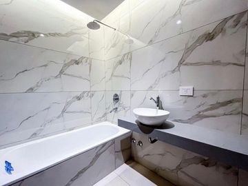 VENTA - DEPARTAMENTO  - DOS AMBIENTES  - V. DEL PARQUE - C/COCHERA Y AMENITIES.