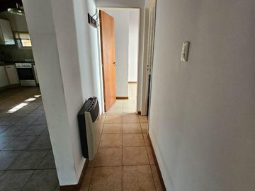CASA EN VENTA 2 DORMITORIOS CON AMPLIO JARDIN Y PILETA