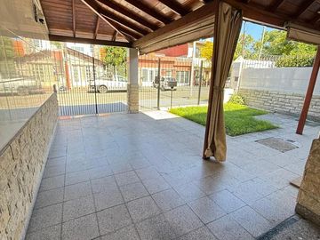 CASA VENTA 3 AMBIENTES Coronel Perdriel 2865 C/COCHERA (REMEDIOS DE ESCALADA)