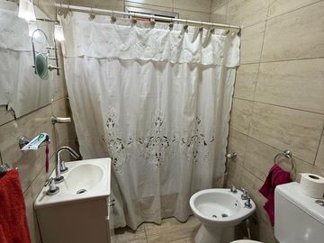 CASA VENTA 3 AMBIENTES Coronel Perdriel 2865 C/COCHERA (REMEDIOS DE ESCALADA)