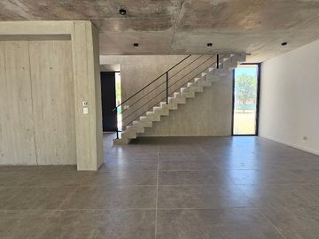 Casa en venta y alquiler Country Terravista  General Rodriguez